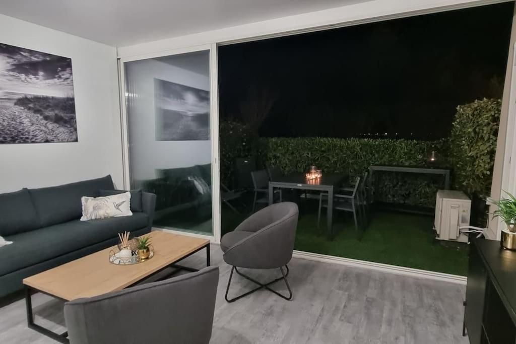 Le Neuburg Sur La Plage Vue Mer Climatisation Piscine Parking Sete Exterior photo