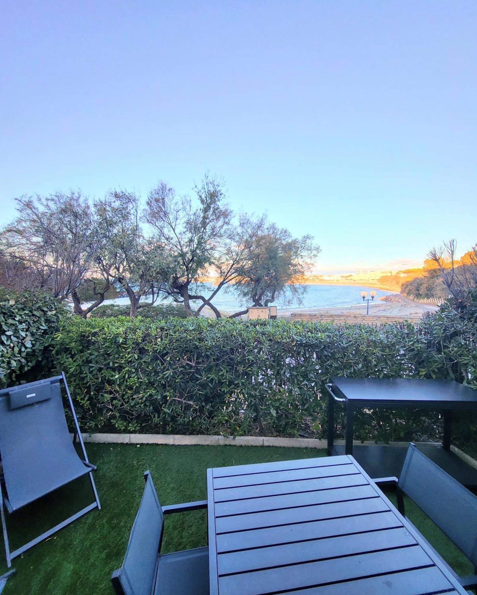 Le Neuburg Sur La Plage Vue Mer Climatisation Piscine Parking Sete Exterior photo
